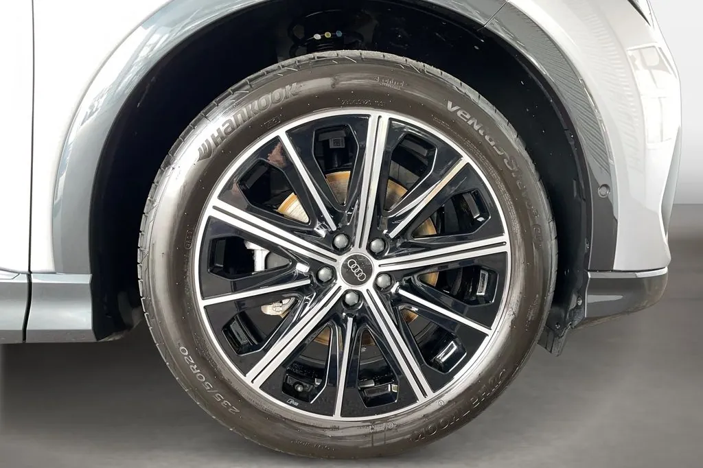 Купить Audi Q4 35 e-tron 2025 1.0 л 170 л.с Электричество, Серебристый, Автомат, Задний привод — авто из Германия, с доставкой по всей России