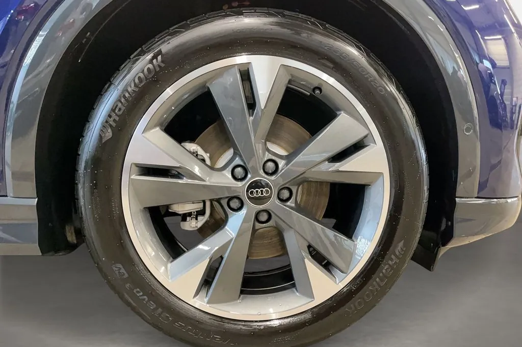 Выбор покупателей — Audi Q4 35 e-tron 2025 1.0 л 170 л.с Электричество, пробег 4 000 км, Синий, привезён из Германия, доставка по РФ