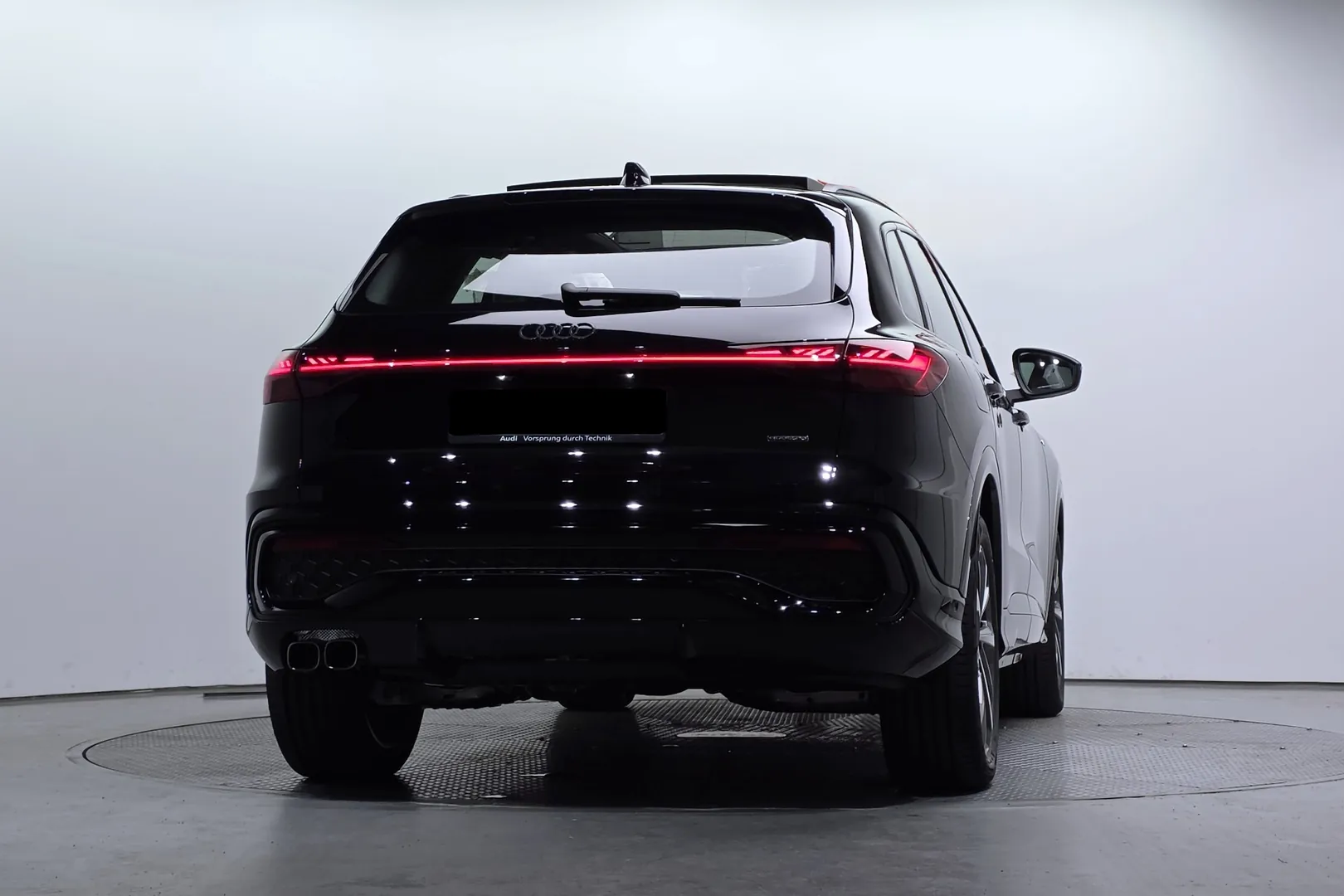 Купить Audi Q5 40 TDI Quattro S Line Black Edition 2026 2.0 л 204 л.с Дизель, Чёрный, Автомат, Полный привод — авто из Германия, с доставкой по всей России