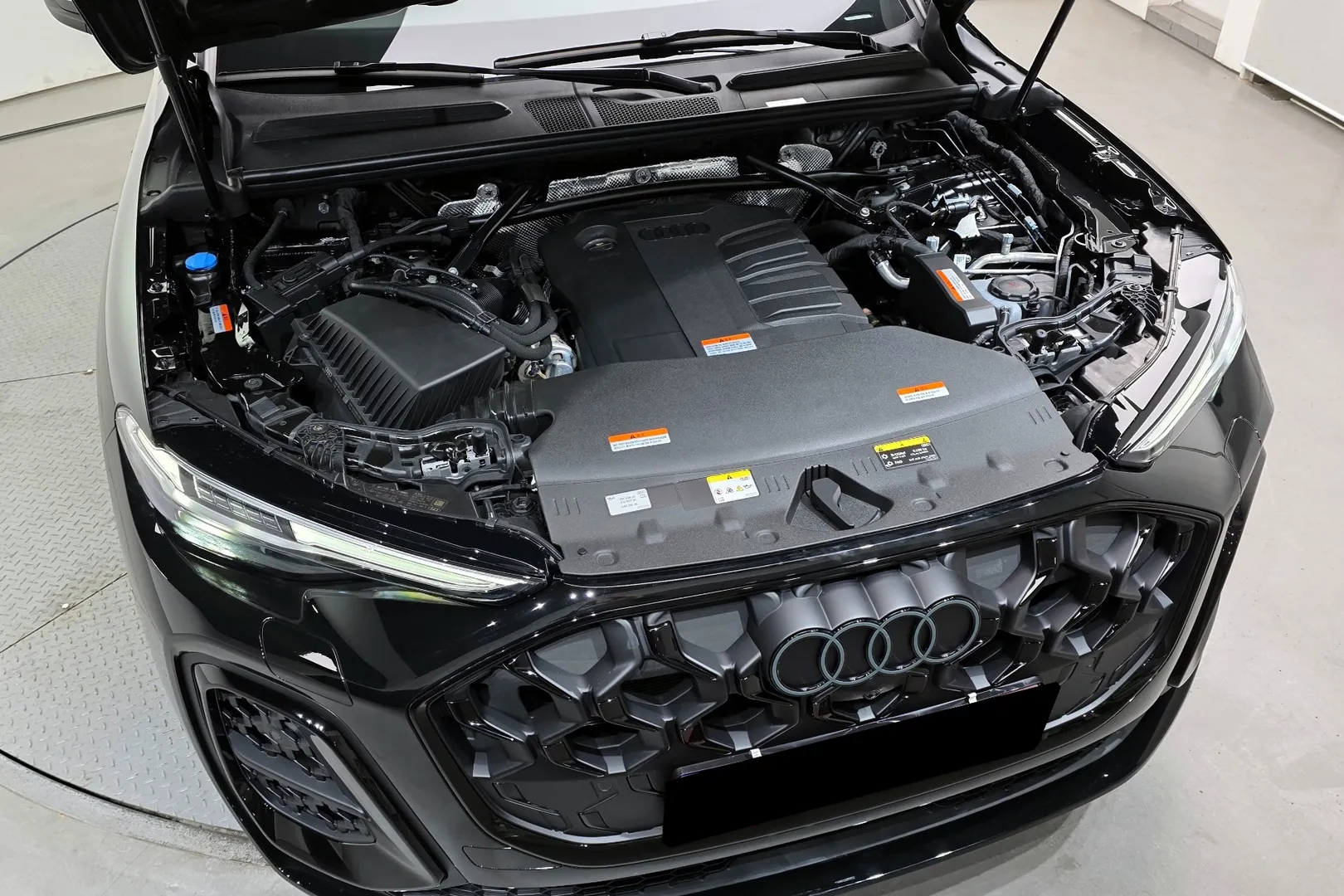 Доставка по РФ: Audi Q5 40 TDI Quattro S Line Black Edition 2026 2.0 л 204 л.с Дизель, Чёрный, пробег 32 км, Полный привод, Автомат, осмотр возможен в Москве