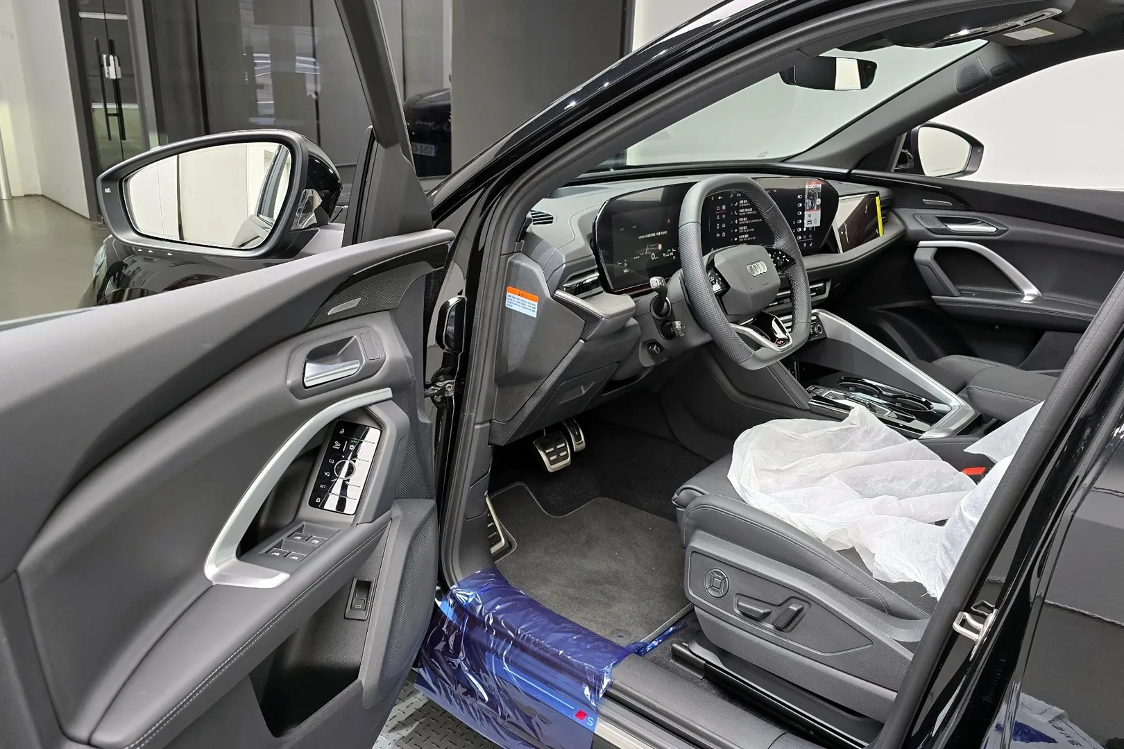 Audi Q5 40 TDI Quattro S Line Black Edition 2026 2.0 л 204 л.с Дизель, коробка Автомат, привод Полный привод, автомобиль из Германия, доставка по России