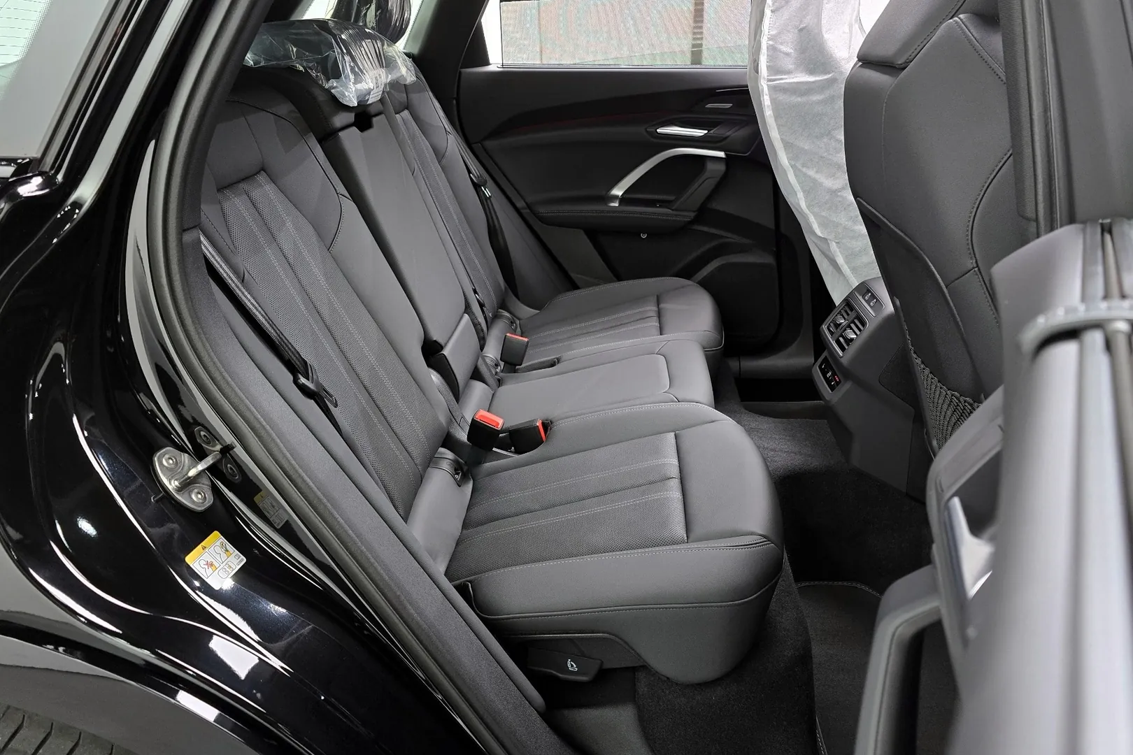 Надёжный Audi Q5 40 TDI Quattro S Line Black Edition 2026 2.0 л 204 л.с Дизель с двигателем 2,0 л, Чёрный, пробег 32 км, Автомат, поставка из Германия