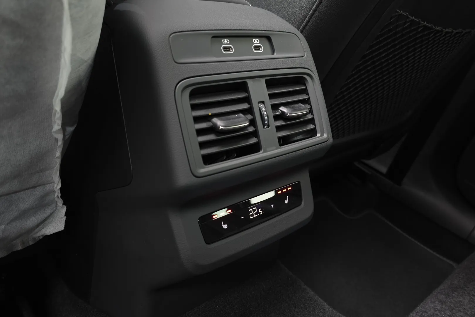 Новый Audi Q5 40 TDI Quattro S Line Black Edition 2026 2.0 л 204 л.с Дизель в кузове Чёрный, коробка — Автомат, привод — Полный привод, страна производства — Германия