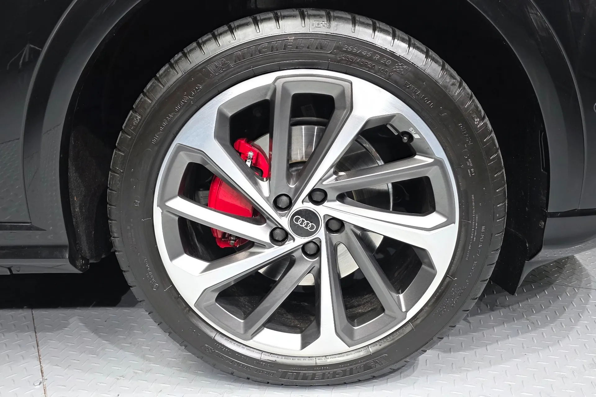 Доступен к заказу Audi Q5 45 TFSI Quattro S Line Sportback 2025 2.0 л 249 л.с Бензин: Чёрный, коробка Автомат, привод Полный привод, осмотр и тест-драйв в Москве