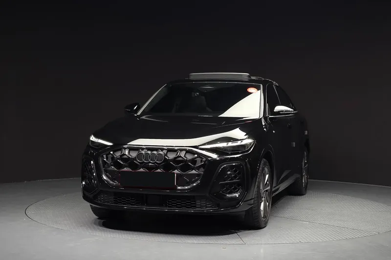 Audi Q5 45 TFSI Quattro S Line Sportback 2025 2.0 л 249 л.с Бензин, новый авто, Полный привод, Автомат, цвет Чёрный, страна-производитель — Германия Q5 45 TFSI Quattro S Line Sportback - фото 2