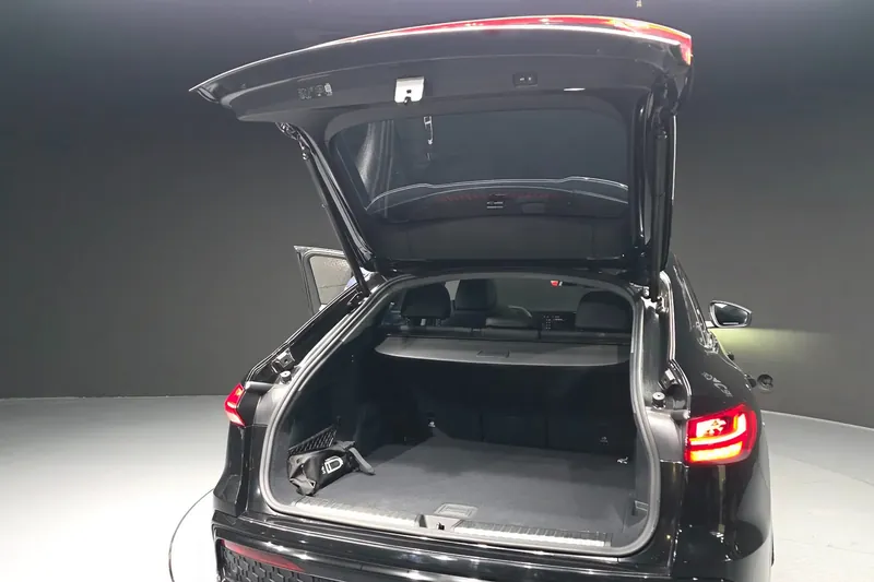 Audi Q5 45 TFSI Quattro S Line Sportback 2025 2.0 л 249 л.с Бензин в продаже: Чёрный, Автомат, Полный привод, страна-производитель — Германия, доставка по РФ Q5 45 TFSI Quattro S Line Sportback - фото 2