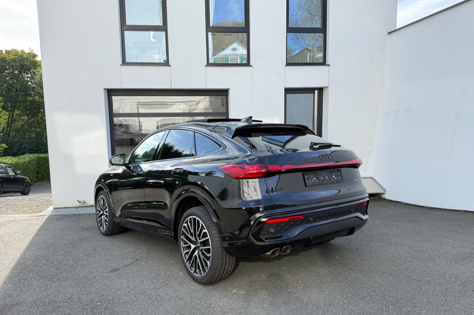 Заказать Audi Q5 TDI Sportback S line quattro 2026 2.0 л 204 л.с Дизель, Чёрный, Полный привод, Автомат — поставка из Германия, доставка по России и СНГ, фото 10