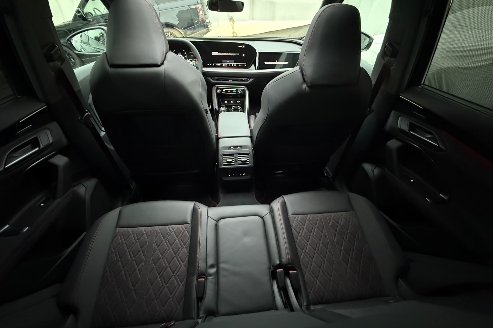 Audi Q5 TDI Sportback S line quattro 2026, чёрный, фото 32