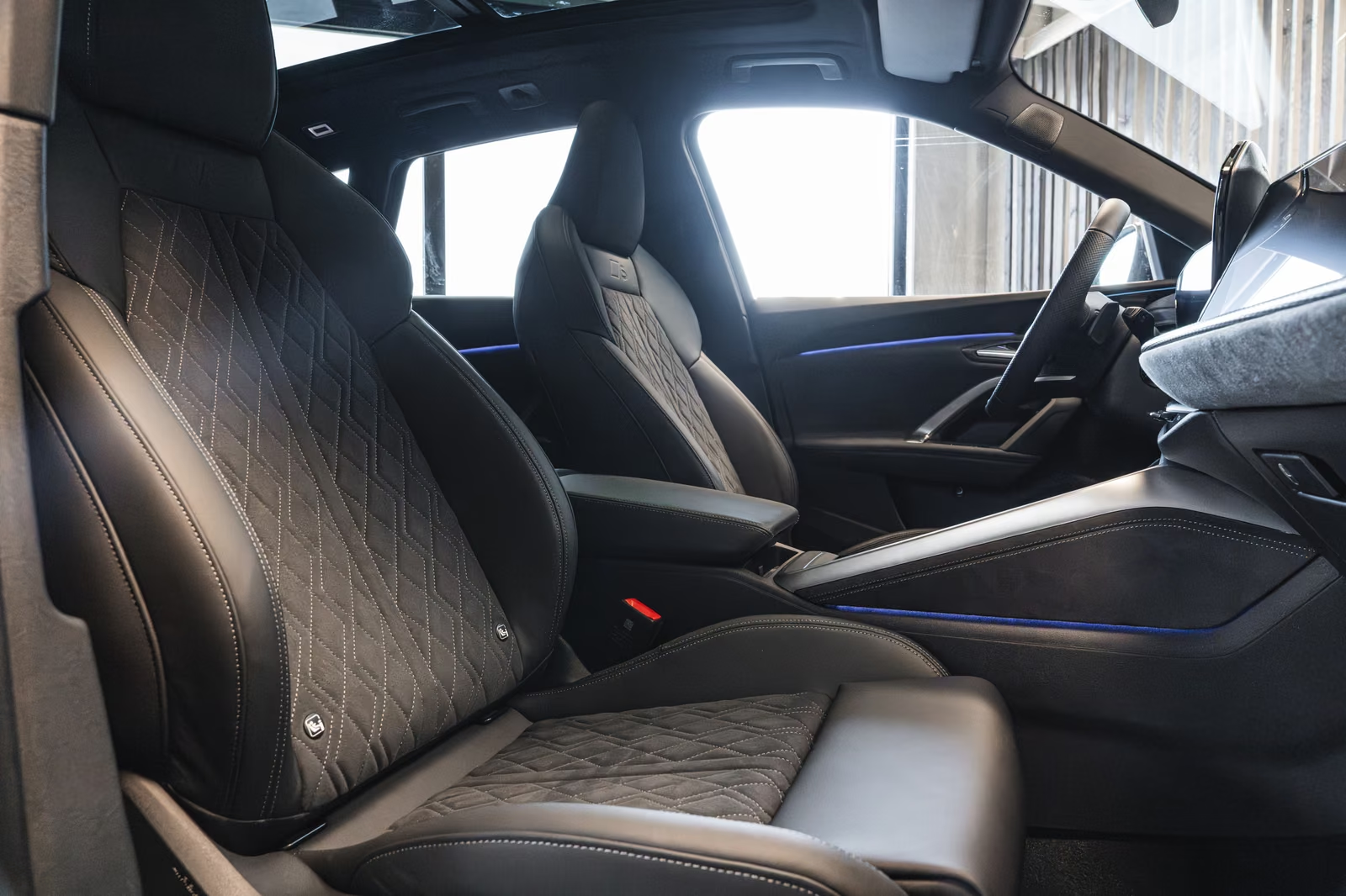 Купить Audi Q5 40 TDI quattro S line 2026 2.0 л 204 л.с Дизель с минимальным пробегом 50 км, Серый, доставим из Германия в любой город РФ, фото 13