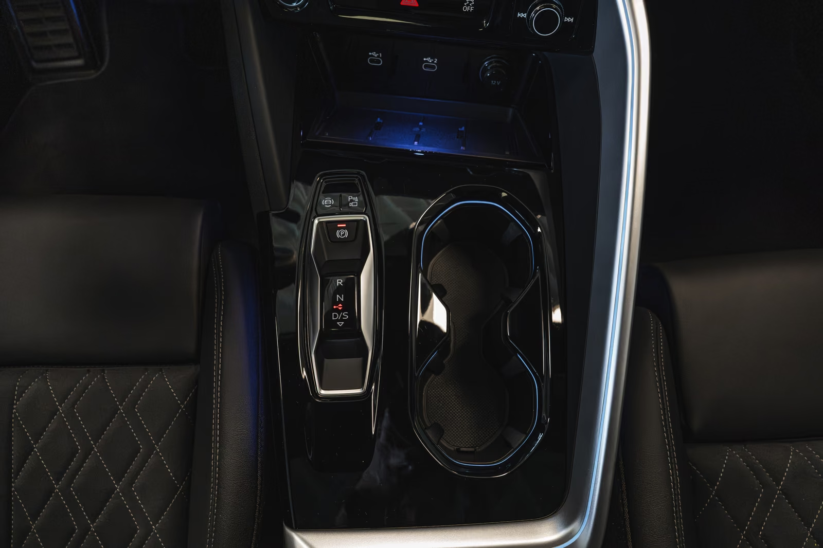 Оформить заказ на Audi Q5 40 TDI quattro S line 2026 2.0 л 204 л.с Дизель, коробка: Автомат, привод: Полный привод, доставка по России, салон в Москве, фото 14