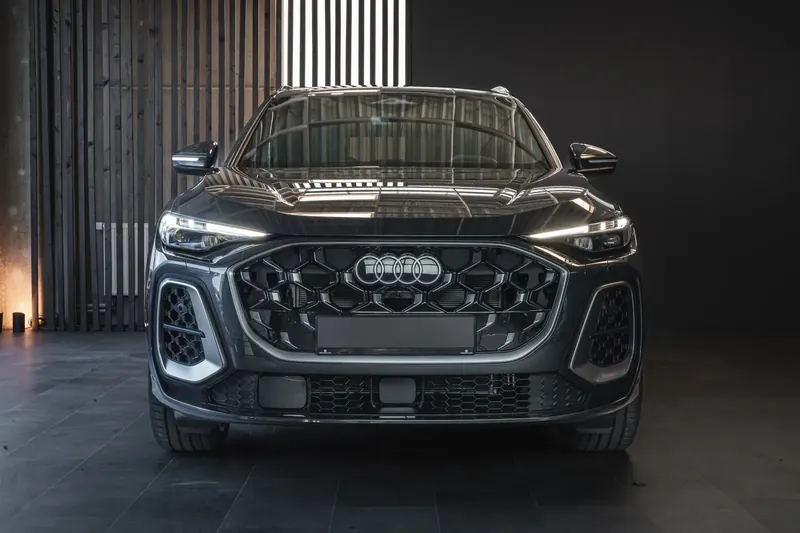 Audi Q5 40 TDI quattro S line 2026 2.0 л 204 л.с Дизель, новый авто, Полный привод, Автомат, цвет Серый, страна-производитель — Германия Q5 40 TDI quattro S line - фото 2