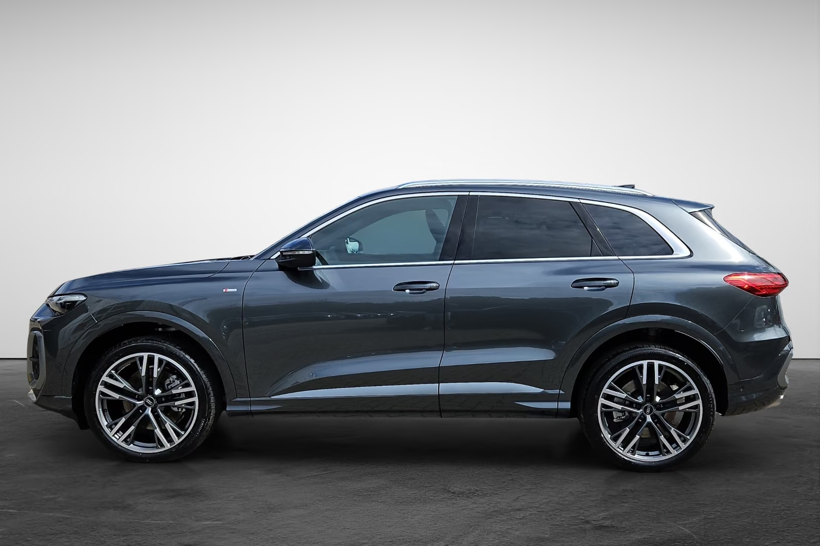 Audi Q5 50 TDI quattro S-Line 2026 3.0 л 299 л.с Дизель, новый авто, Полный привод, Автомат, цвет Серый, страна-производитель — Германия, фото 1