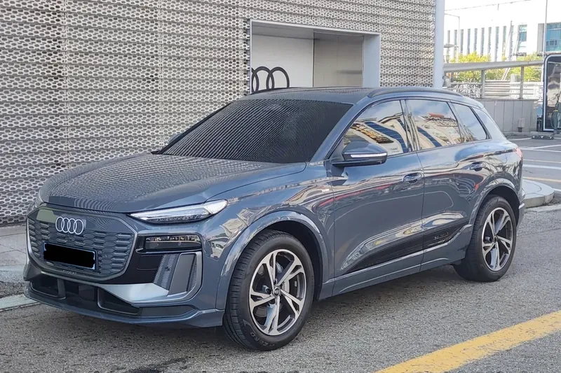 Audi Q6 e-tron S line