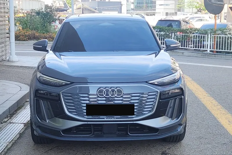 Audi Q6 e-tron S line 2026 0.0 л 292 л.с Электричество, новый авто, Задний привод, Автомат, цвет Серый, страна-производитель — Корея Q6 e-tron S line - фото 2