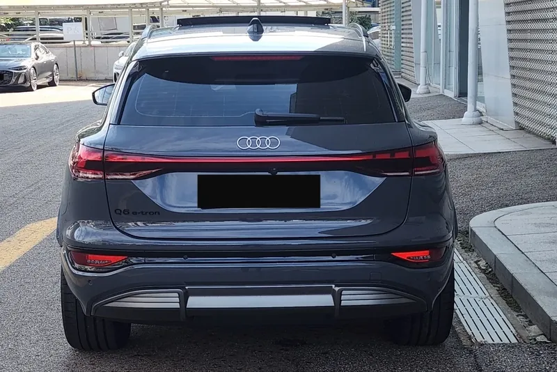 Заказать Audi Q6 e-tron S line 2026 0.0 л 292 л.с Электричество с пробегом 357 км, Автомат, Задний привод, цвет Серый, поставка из Корея, доставка по РФ Q6 e-tron S line - фото 3
