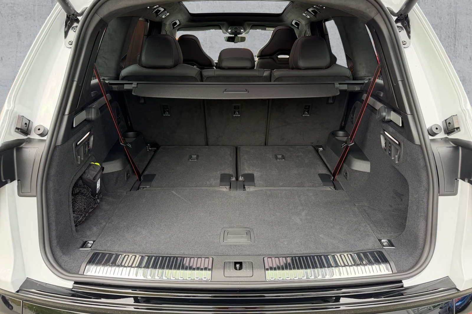 Новый Audi Q7 50 TDI quattro 2026 3.0 л 299 л.с Дизель в кузове Белый, коробка — Автомат, привод — Полный привод, страна производства — Германия, фото 12