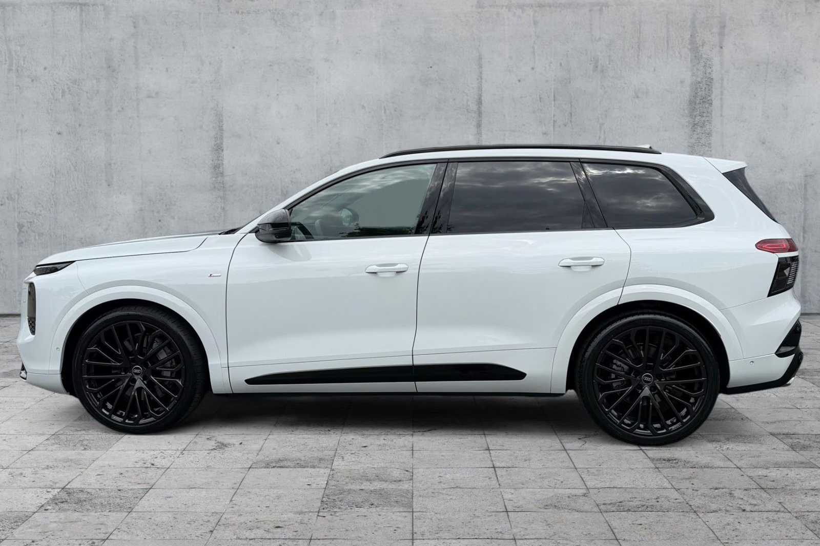 Заказать Audi Q7 50 TDI quattro 2026 3.0 л 299 л.с Дизель с пробегом 10 км, Автомат, Полный привод, цвет Белый, поставка из Германия, доставка по РФ Q7 50 TDI quattro - фото 3