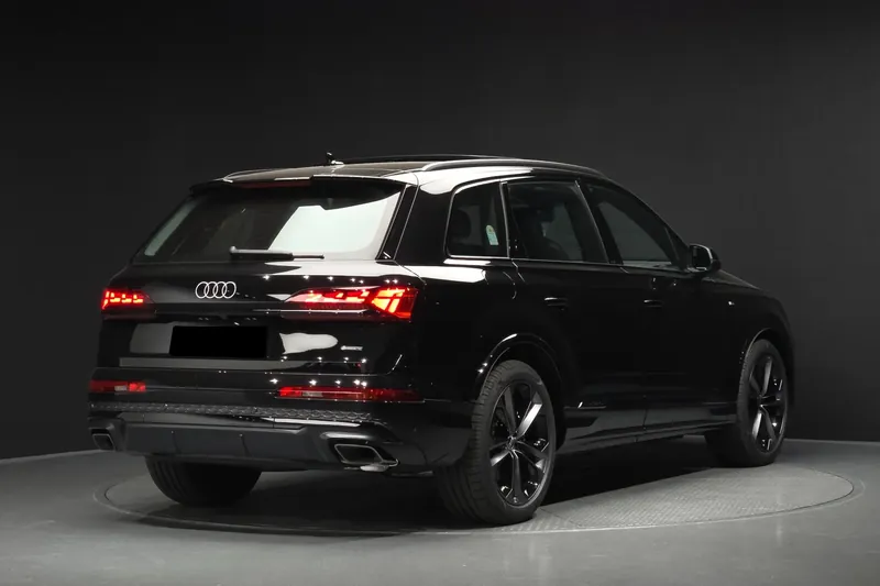 Заказать Audi Q7 50 TDI quattro Premium 2026 3.0 л 286 л.с Дизель с пробегом 14 км, Автомат, Полный привод, цвет Чёрный, поставка из Корея, доставка по РФ Q7 50 TDI quattro Premium - фото 3