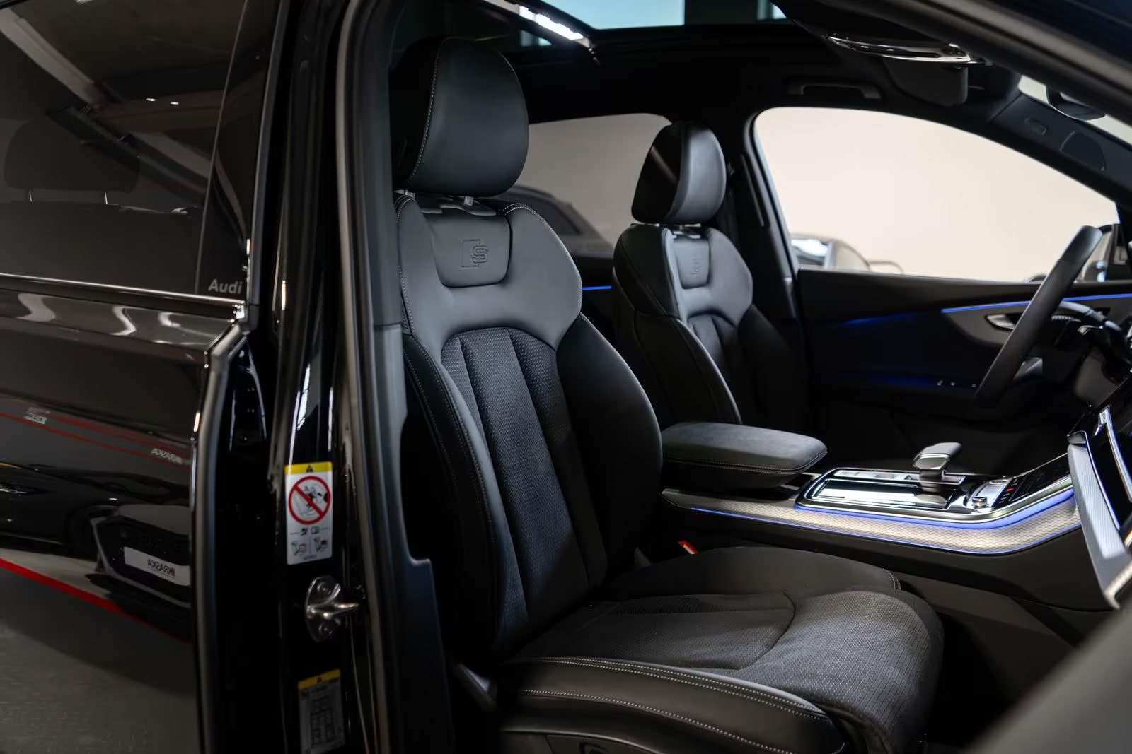 Audi Q7 50 TDI quattro S-Line 2026 3.0 л 286 л.с Дизель, пробег 120 км, цвет кузова Чёрный, тип трансмиссии Автомат, привод Полный привод, из Германия, фото 18