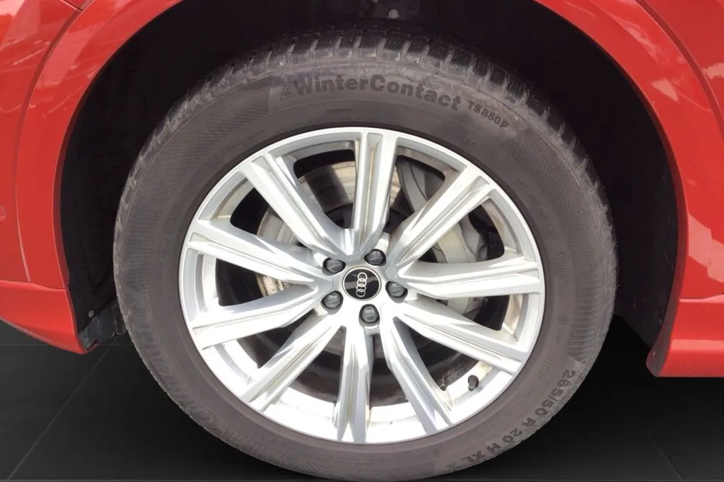 Заказать Audi Q8 50 TDI 2025 3.0 л 286 л.с Дизель с пробегом 27 503 км, Автомат, Полный привод, цвет Красный, поставка из Германия, доставка по РФ