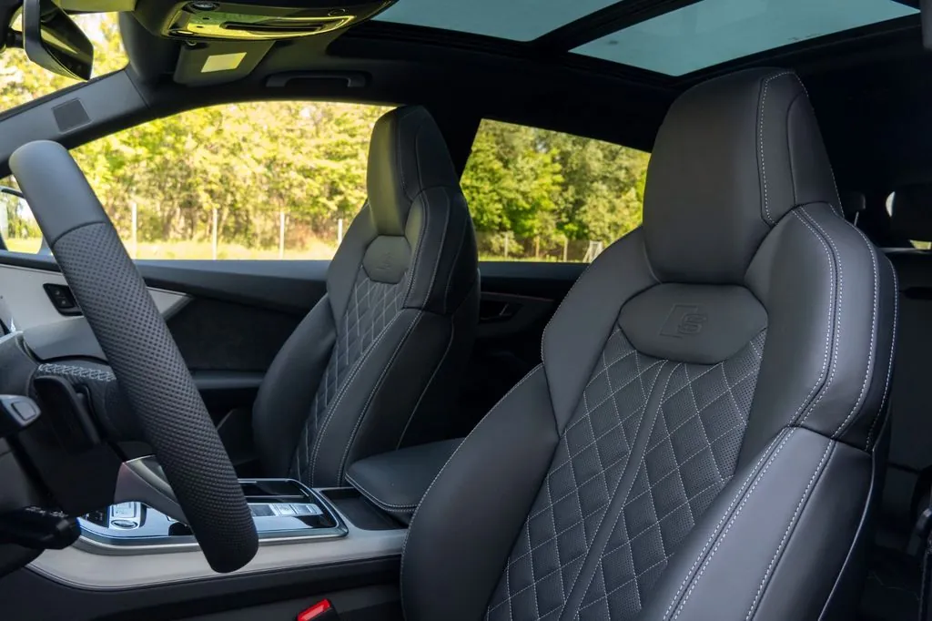 Заказать Audi Q8 50 TDI 2025 3.0 л 286 л.с Дизель, Белый, Полный привод, Автомат — поставка из Германия, доставка по России и СНГ