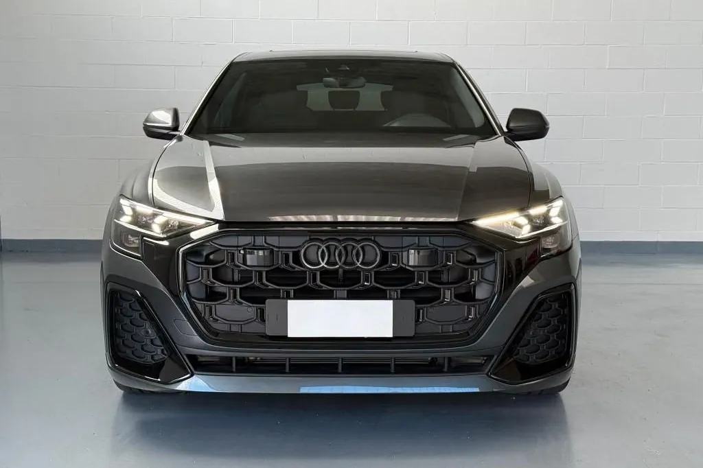 Audi Q8 50 TDI mild-hybrid quattro 2026 3.0 л 286 л.с Дизель, новый авто, Полный привод, Автомат, цвет Серый, страна-производитель — Германия Q8 50 TDI mild-hybrid quattro - фото 2