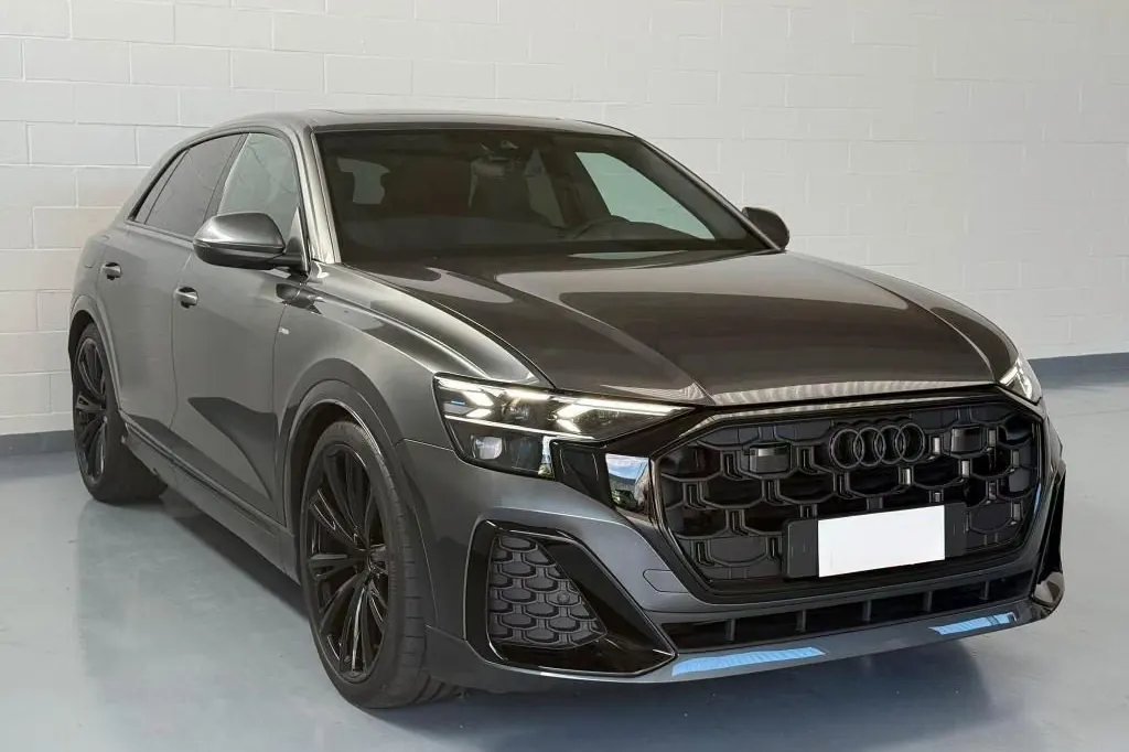 Заказать Audi Q8 50 TDI mild-hybrid quattro 2026 3.0 л 286 л.с Дизель с пробегом 10 км, Автомат, Полный привод, цвет Серый, поставка из Германия, доставка по РФ Q8 50 TDI mild-hybrid quattro - фото 3