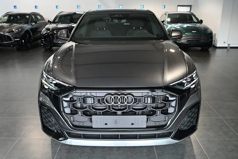 Audi Q8 50 TDI quattro S line 2026 3.0 л 286 л.с Дизель, новый авто, Полный привод, Автомат, цвет Серый, страна-производитель — Германия Q8 50 TDI quattro S line - фото 2