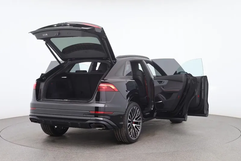 Новый Audi Q8 50 TDI quattro 2026 3.0 л 286 л.с Дизель в кузове Чёрный, коробка — Автомат, привод — Полный привод, страна производства — Германия, фото 12