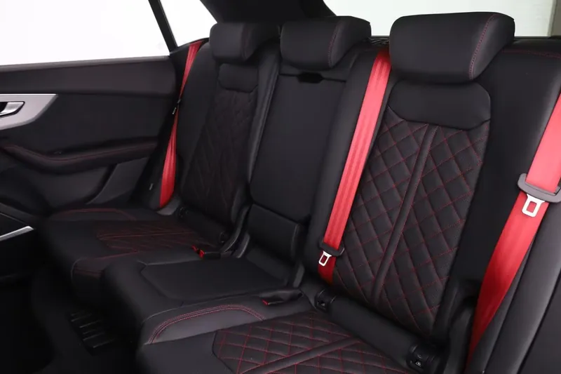 Audi Q8 50 TDI quattro 2026, чёрный, фото 27