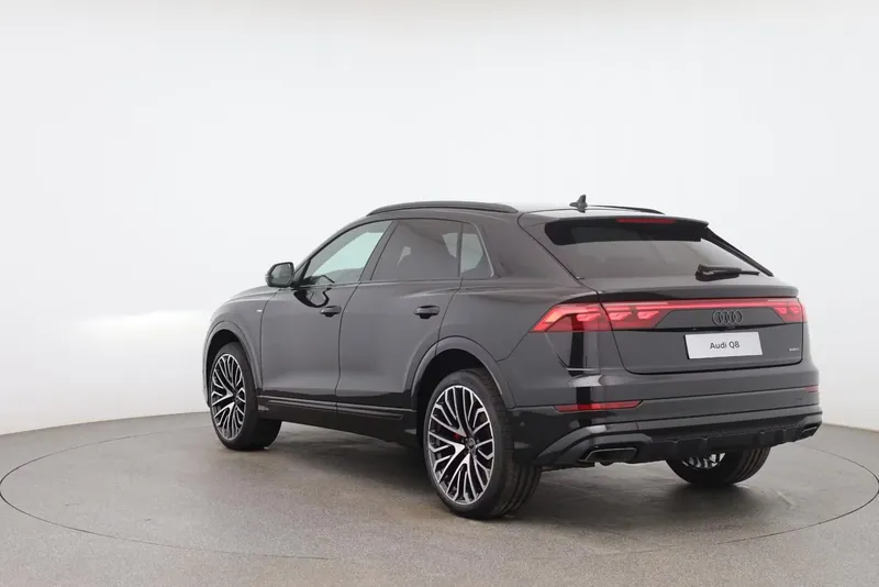 Заказать Audi Q8 50 TDI quattro 2026 3.0 л 286 л.с Дизель с пробегом 250 км, Автомат, Полный привод, цвет Чёрный, поставка из Германия, доставка по РФ Q8 50 TDI quattro - фото 3