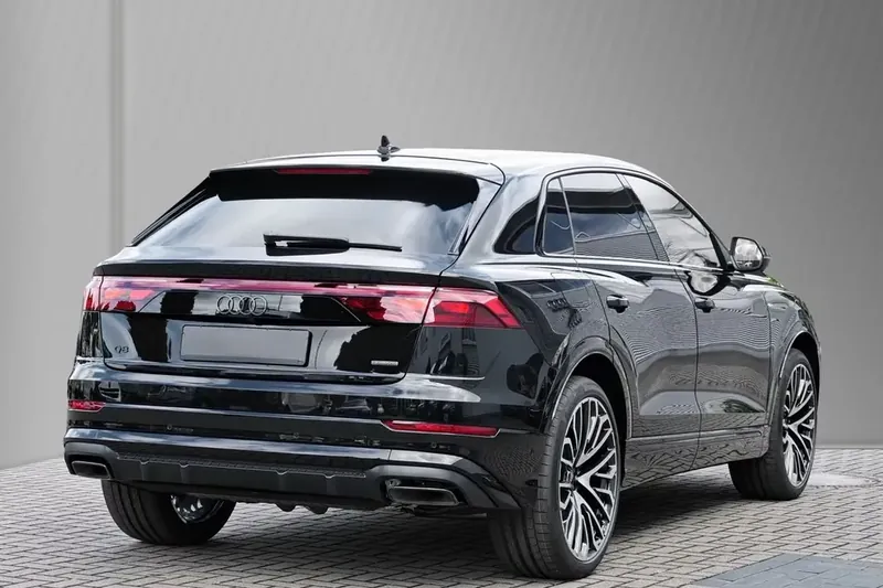 Заказать Audi Q8 TFSIe quattro 2026 3.0 л 340 л.с Гибрид с пробегом 50 км, Автомат, Полный привод, цвет Чёрный, поставка из Германия, доставка по РФ Q8 TFSIe quattro - фото 3