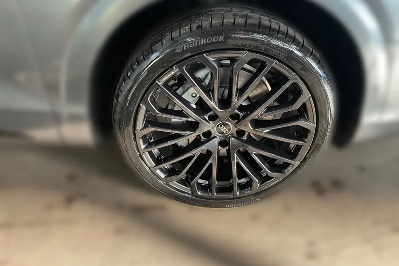 Новый Audi Q9 S line, TDI quattro 2026 3.0 л 299 л.с Дизель: Полный привод, Серый, коробка — Автомат, привезён из Германия, доставка по регионам, фото 5
