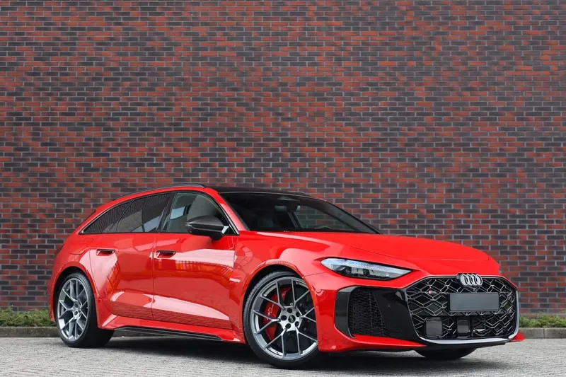 Заказать Audi RS 5 Avant e-hybrid quattro Tech Pro, Dynamic Package 2026 2.9 л 639 л.с Гибрид с пробегом 80 км, Автомат, Полный привод, цвет Красный, поставка из Германия, доставка по РФ RS 5 Avant e-hybrid quattro Tech Pro, Dynamic Package - фото 3