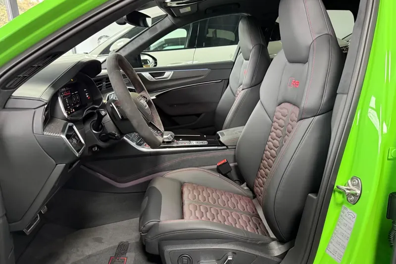 Автомобиль Audi RS 6 Avant performance 2026 4.0 л 630 л.с Бензин, Зелёный, пробег 20 км, производство — Германия, доставка по РФ, фото 9