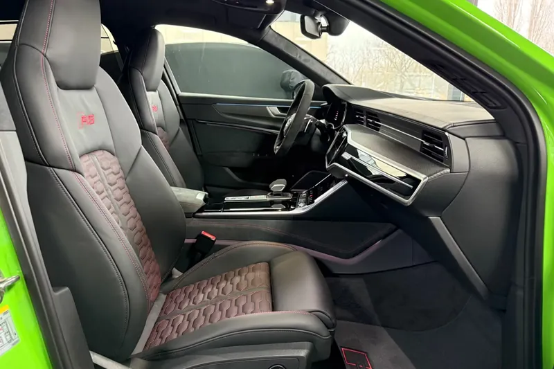 Новый Audi RS 6 Avant performance 2026 4.0 л 630 л.с Бензин в кузове Зелёный, коробка — Автомат, привод — Полный привод, страна производства — Германия, фото 12