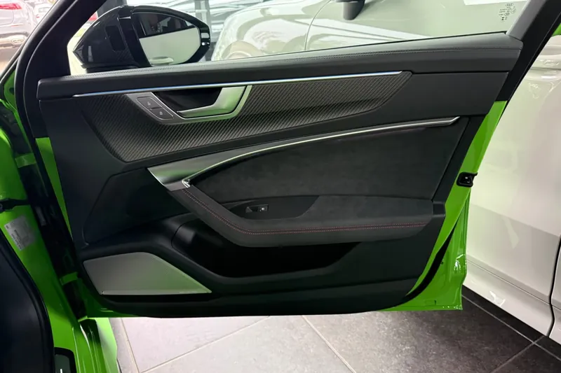 Доступен к заказу Audi RS 6 Avant performance 2026 4.0 л 630 л.с Бензин: Зелёный, коробка Автомат, привод Полный привод, осмотр и тест-драйв в Москве, фото 19