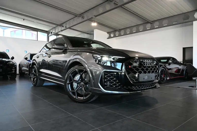 Заказать Audi RS Q8 Performance 4.0 TFSI quattro 2026 4.0 л 640 л.с Бензин с пробегом 23 км, Автомат, Полный привод, цвет Серый, поставка из Германия, доставка по РФ RS Q8 Performance 4.0 TFSI quattro - фото 3