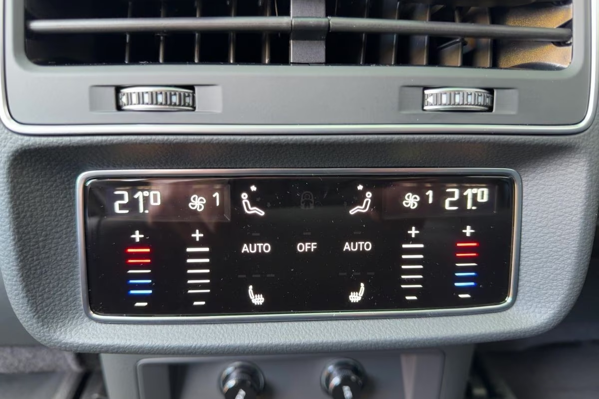 Audi RS Q8 Performance 2026 4.0 л 640 л.с Бензин, пробег 10 км, цвет кузова Синий, тип трансмиссии Автомат, привод Полный привод, из Германия, фото 18
