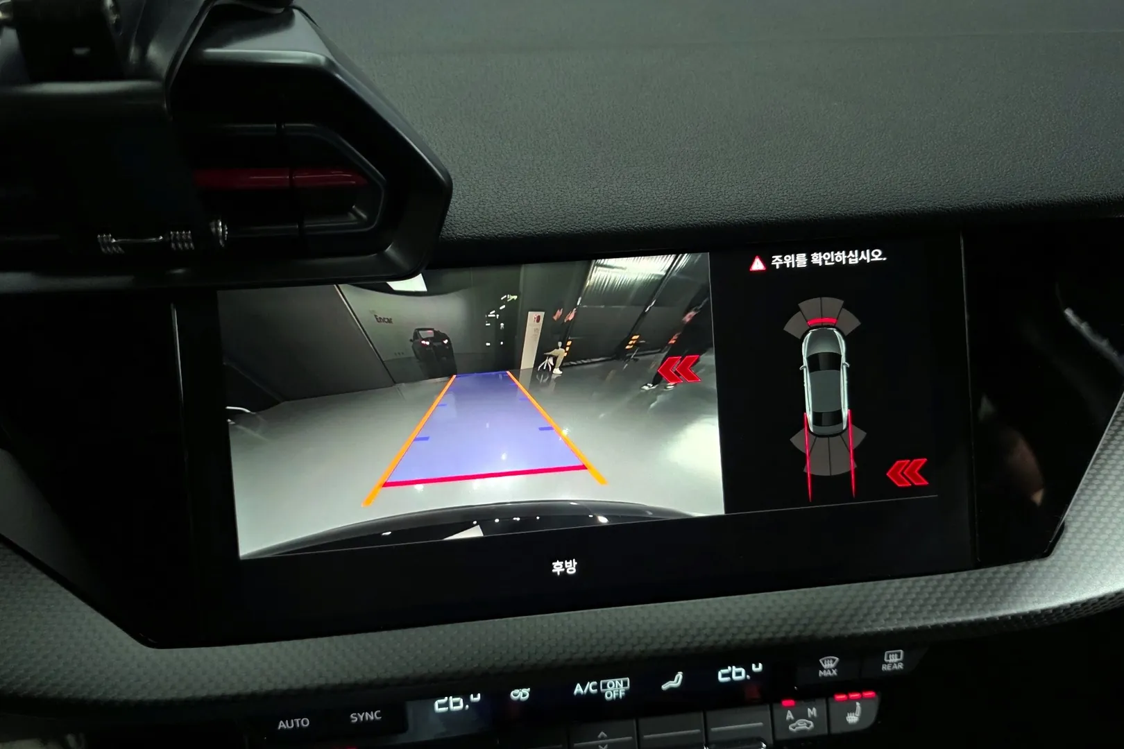 Купить Audi RS3 TFSI Quattro Carbon Edition 2025 2.5 л 400 л.с Бензин с минимальным пробегом 4 725 км, Чёрный, доставим из Германия в любой город РФ