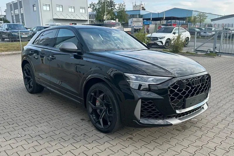 Заказать Audi RSQ8 performance 4.0 TFSI quattro 2026 4.0 л 640 л.с Бензин с пробегом 30 км, Автомат, Полный привод, цвет Чёрный, поставка из Германия, доставка по РФ RS Q8 Performance - фото 3