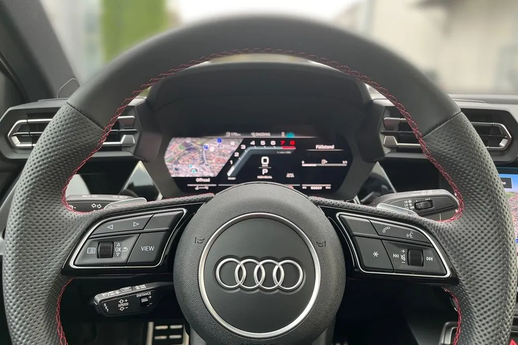 Автомобиль Audi S3 Sportback 2.0 TFSI 2025 2.0 л 328 л.с Бензин, Красный, пробег 2 600 км, производство — Германия, доставка по РФ