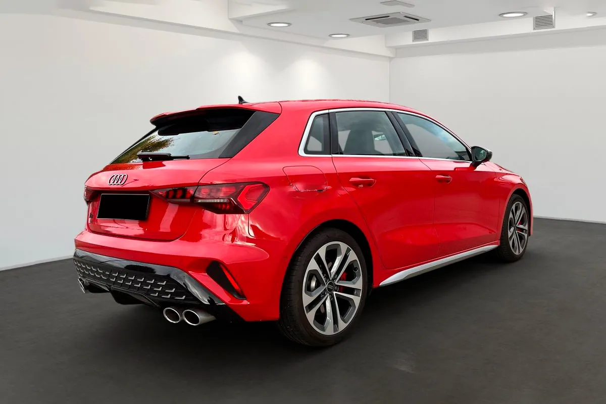 Заказать Audi S3 Sportback 2.0 TFSI 2025 2.0 л 328 л.с Бензин с пробегом 2 600 км, Автомат, Полный привод, цвет Красный, поставка из Германия, доставка по РФ