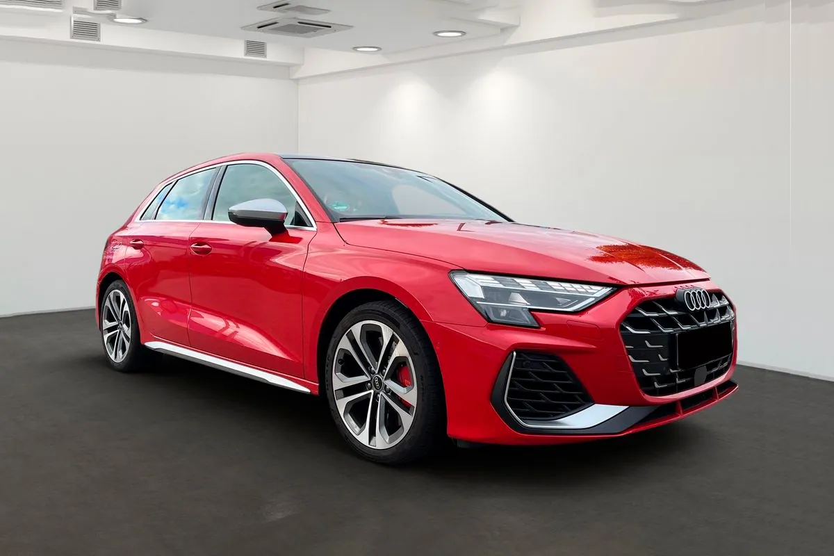 Audi S3 Sportback 2.0 TFSI 2025 2.0 л 328 л.с Бензин, новый авто, Полный привод, Автомат, цвет Красный, страна-производитель — Германия