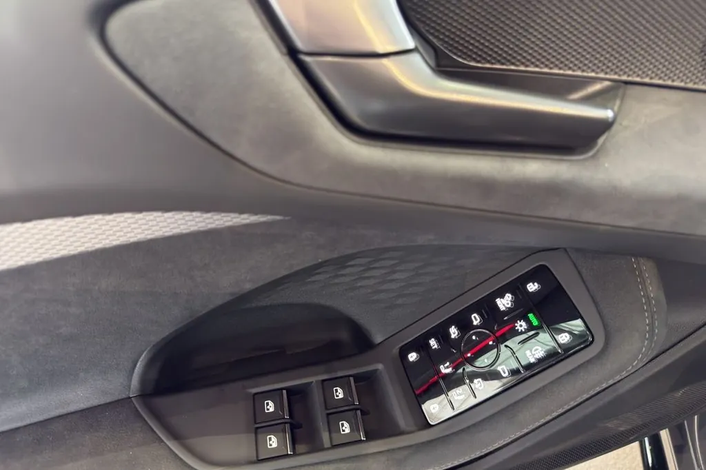 Надёжный Audi S5 Avant TFSI 2025 3.0 л 367 л.с Бензин с двигателем 3,0 л, Серый, пробег 4 500 км, Автомат, поставка из Германия