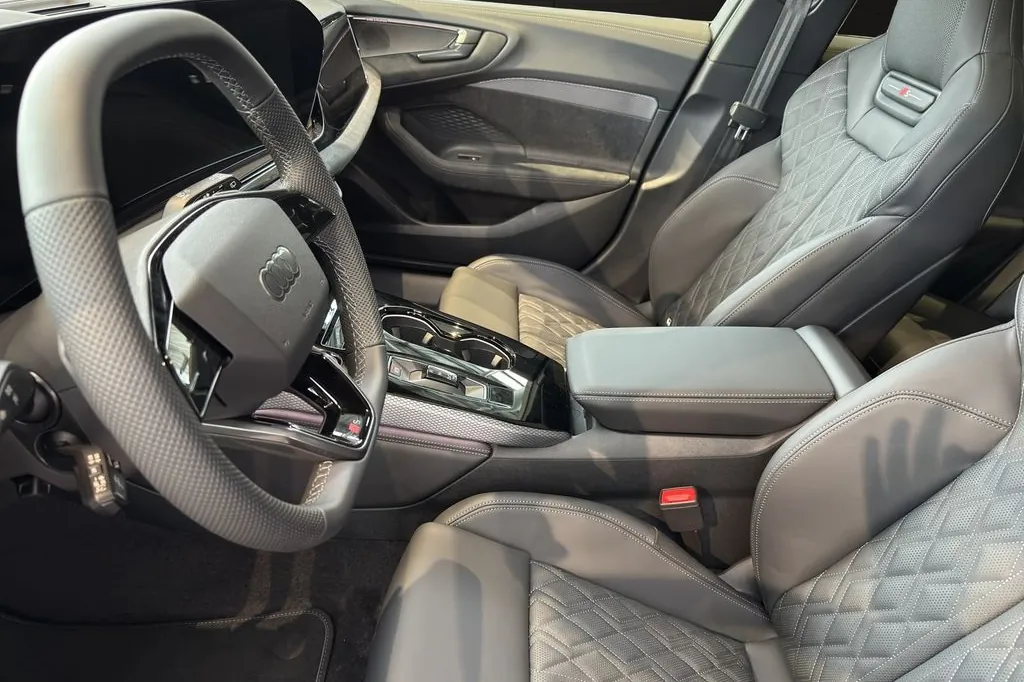 Автомобиль Audi S5 Avant TFSI 2025 3.0 л 367 л.с Бензин, Серый, пробег 4 500 км, производство — Германия, доставка по РФ