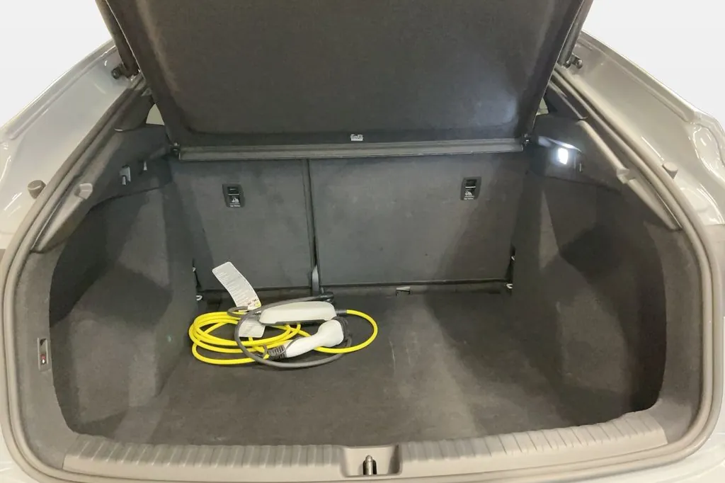 Автомобиль Audi Sportback 45 e-tron 2025 1.0 л 360 л.с Электричество, Серый, пробег 9 800 км, производство — Германия, доставка по РФ