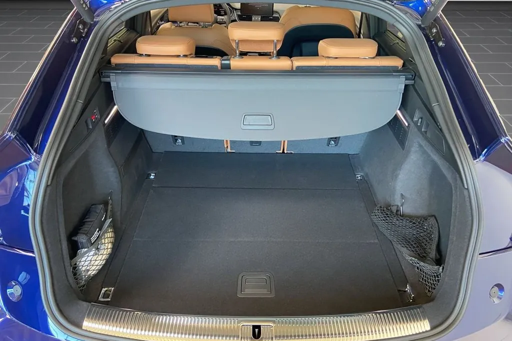 Доставка по РФ: Audi SQ5 Sportback TDI 2025 3.0 л 341 л.с Дизель, Синий, пробег 5 990 км, Полный привод, Автомат, осмотр возможен в Москве