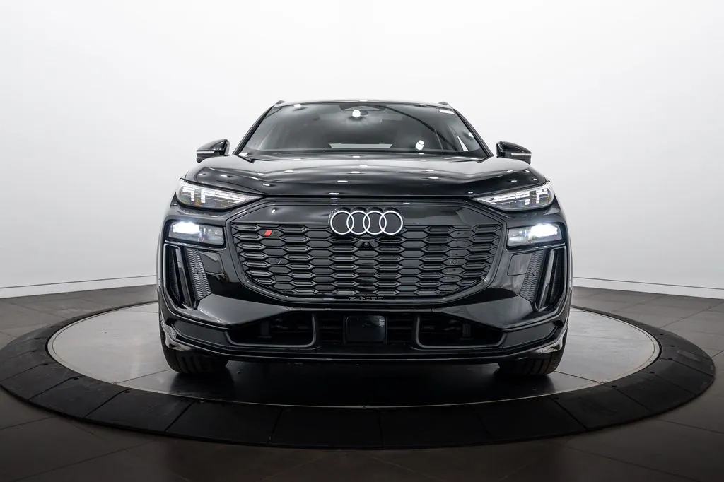 Audi SQ6 e-tron quattro Premium Plus 2027 0.0 л 517 л.с Электричество, новый авто, Полный привод, Автомат, цвет Чёрный, страна-производитель — США SQ6 e-tron quattro Premium Plus - фото 2