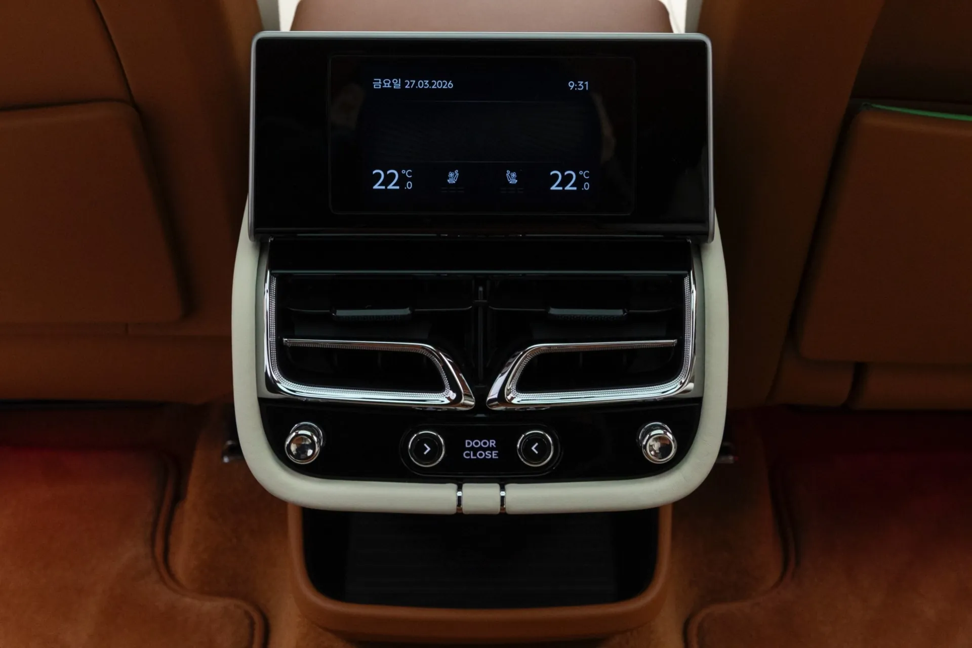 Bentley Bentayga 4.0 V8 EWB Azure 2024 4.0 л 550 л.с Бензин, пробег 7 850 км, Белый, Полный привод, Автомат, авто из Великобритания, доставка по РФ